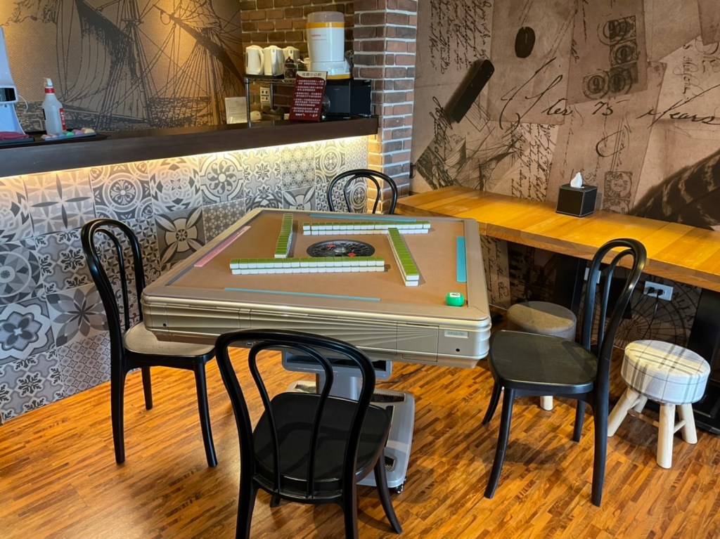 NEW! 包房提供電動麻將桌!